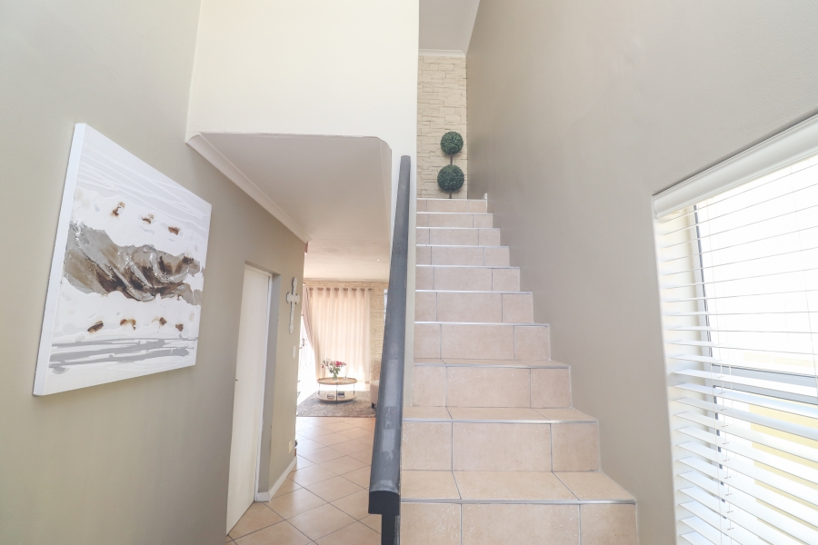 3 Bedroom Property for Sale in Gordons Bay Central Western Cape